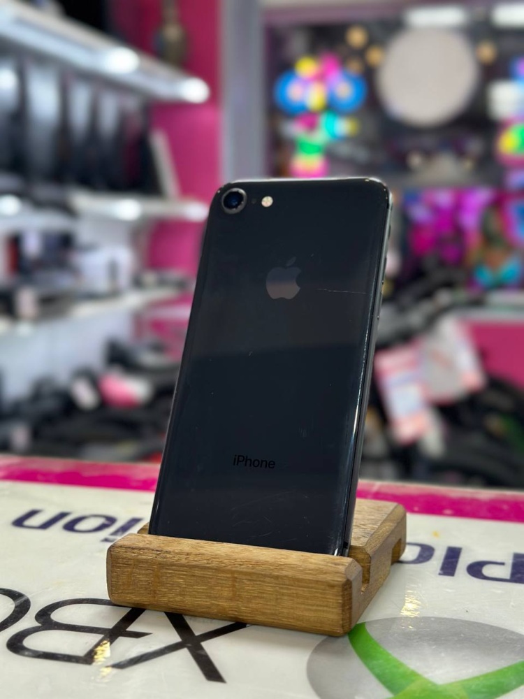 Смартфон iPhone 8 64 Gb
