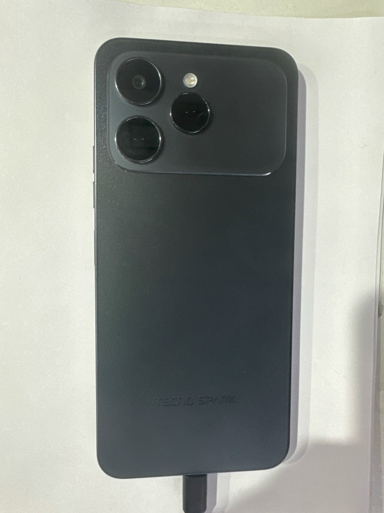 Tecno спарк 40 8\256