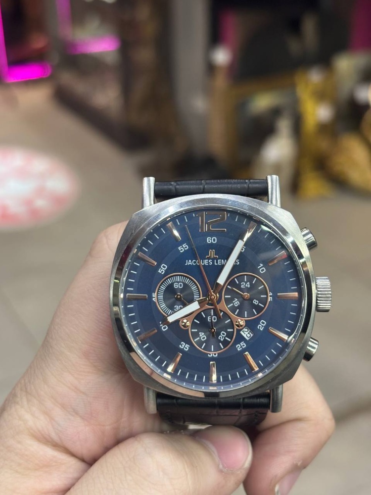 Часы Jacques Lemans