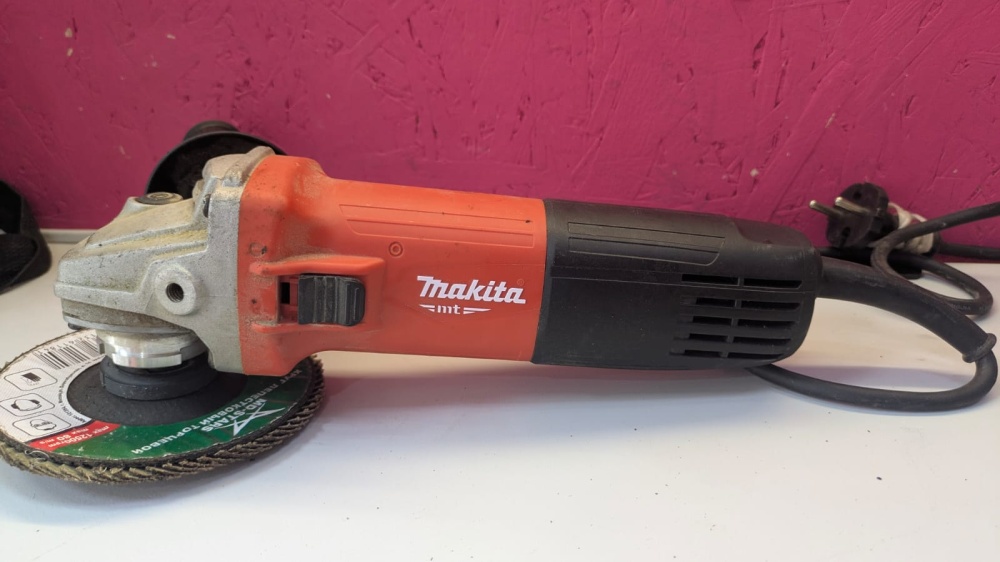 УШМ Makita M9511