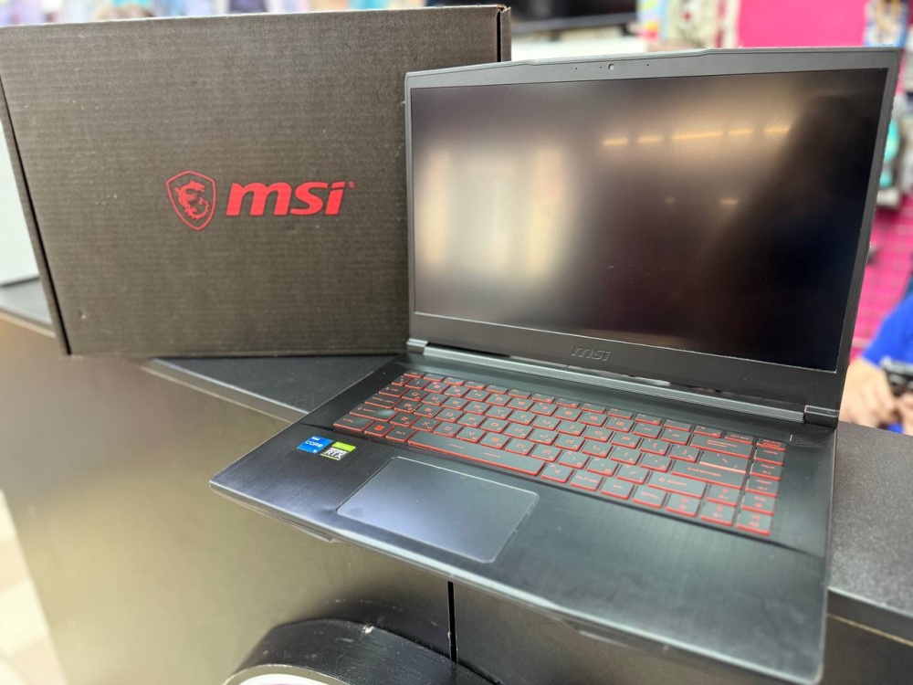 Ноутбук MSI MS-16R6