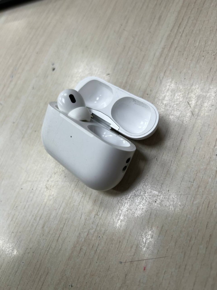 Наушники Airpods Pro 2 (кейс + левый наушник)