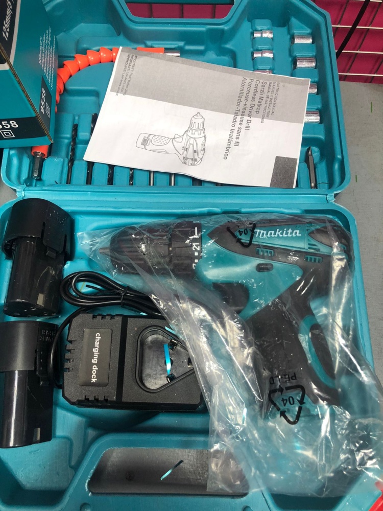 **Шуруповёрт Makita 12v с насадками