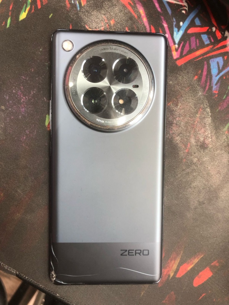 Мобильный телефон Infinix ZERO 40 12\256
