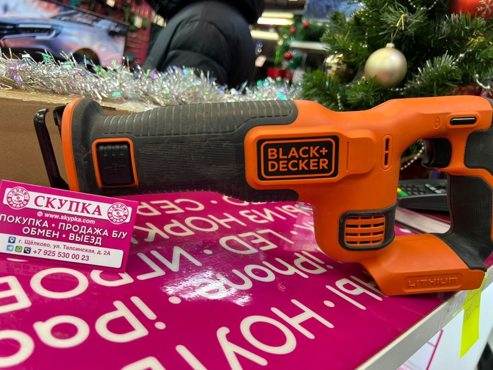 Пила сабельная Black and Decker