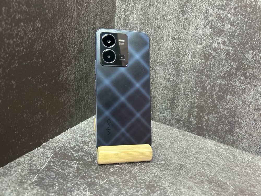 Смартфон Vivo Y35 4/128