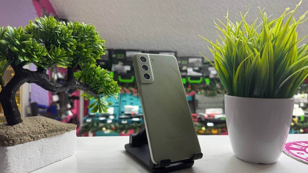 Смартфон Samsung S21 FE 5G 6/128