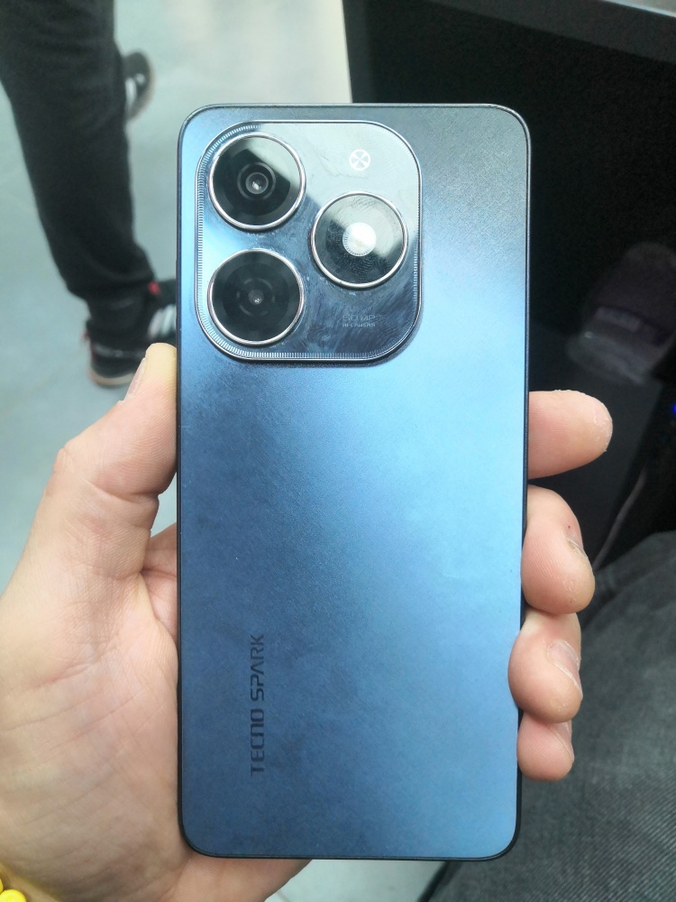 Мобильный телефон Tecno spark 20 8 256