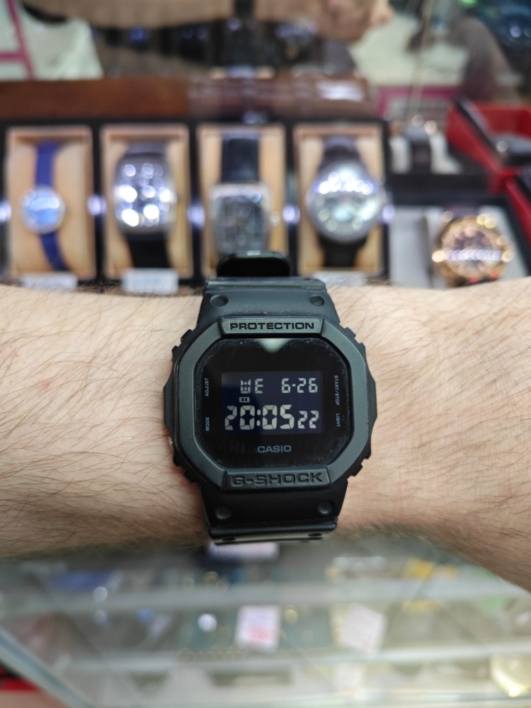 Часы Casio G-SHOCK DW-5600BB