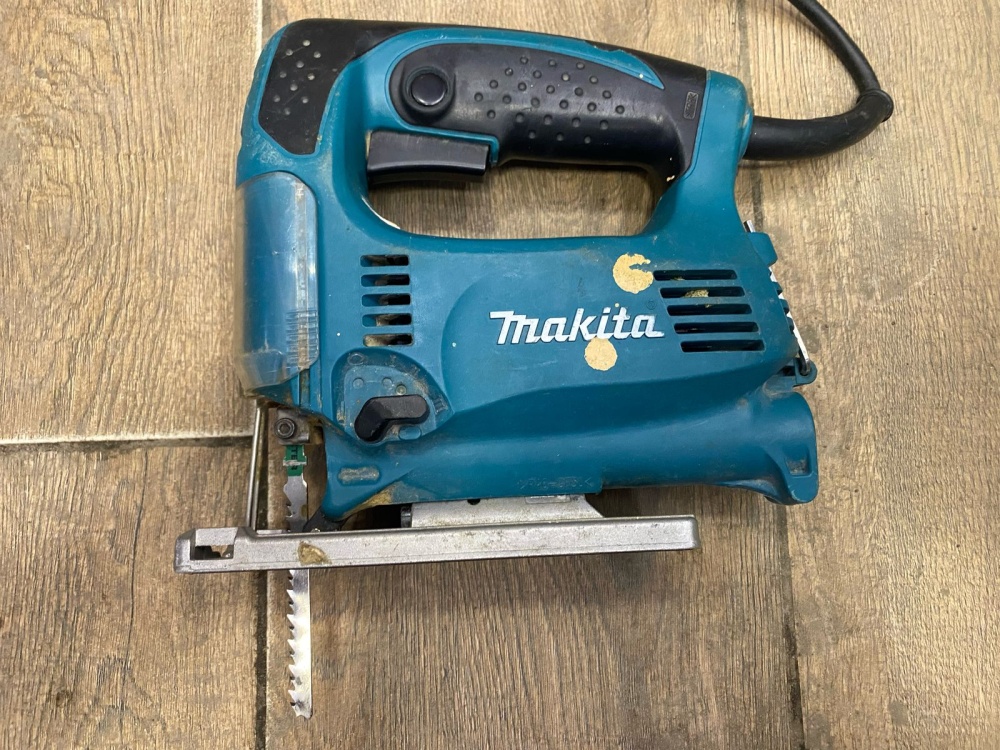 Лобзик Makita 4329