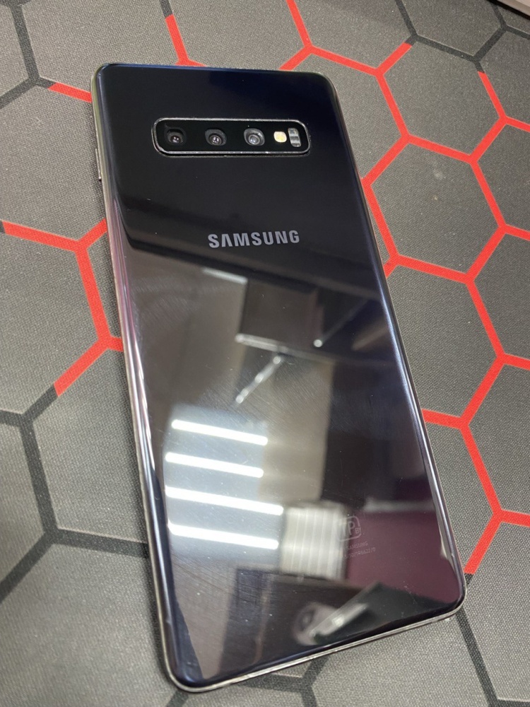 Смартфон Samsung S10 plus 8/128