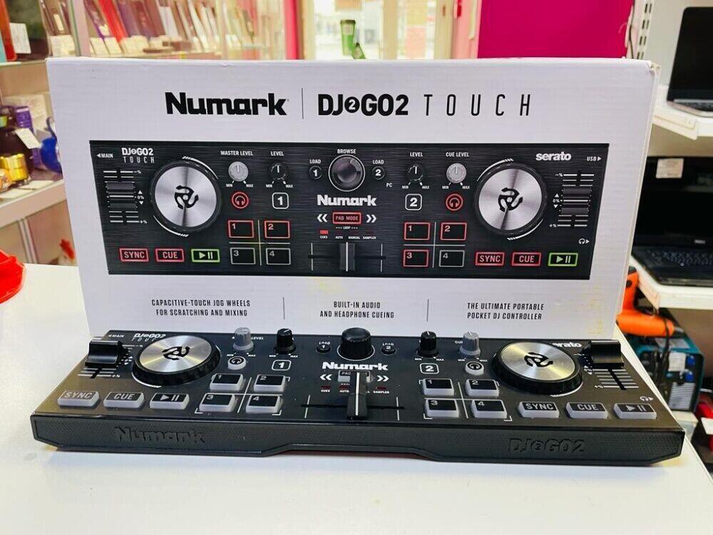 DJ-контроллер numark