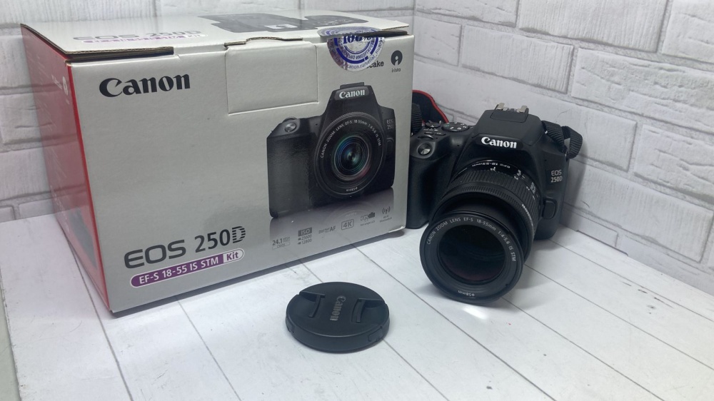Фотоаппарат Canon 250D 18-55