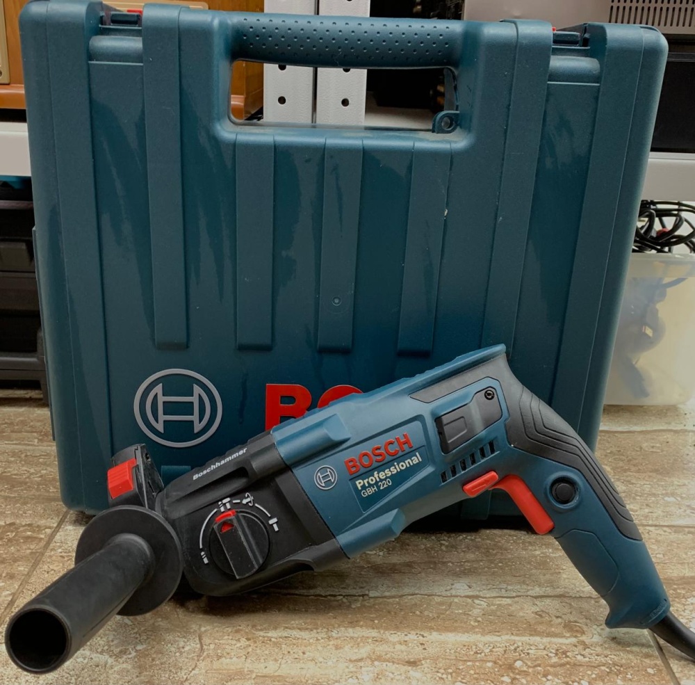 Перфоратор Bosch Professional GBH-220