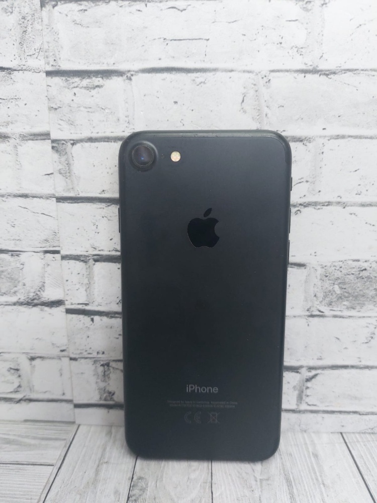 Смартфон iPhone 7 32Gb