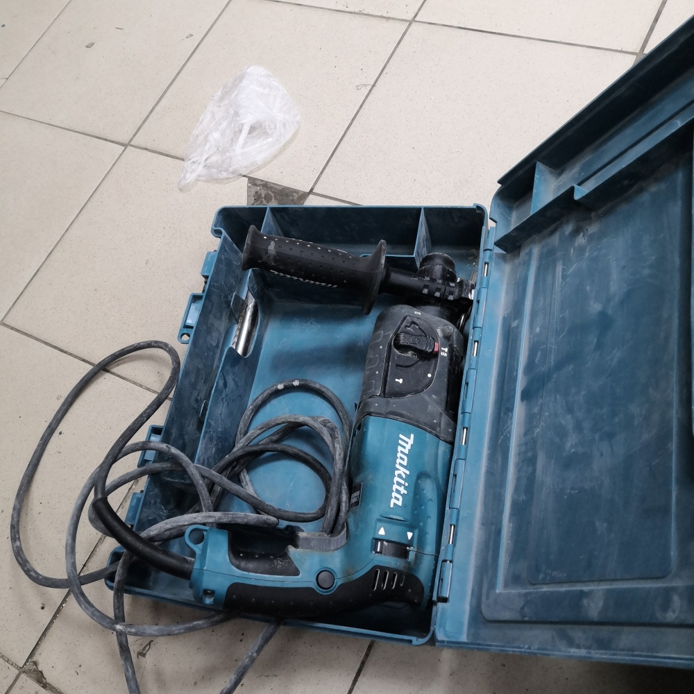Перфоратор makita hr2470