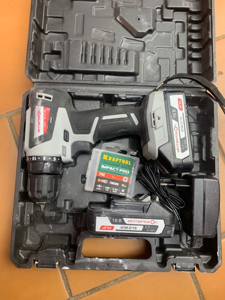 Шуруповерт Интерскол