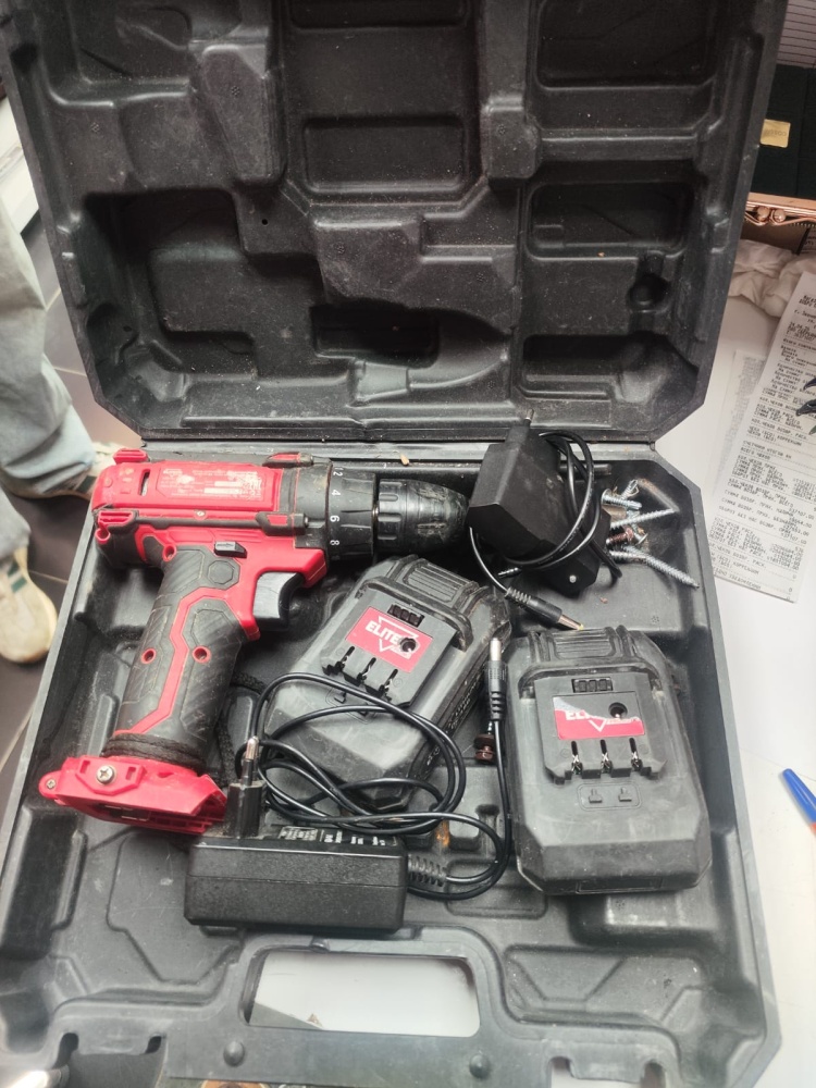 Шуруповерт Elitech ДА 18СЛ2