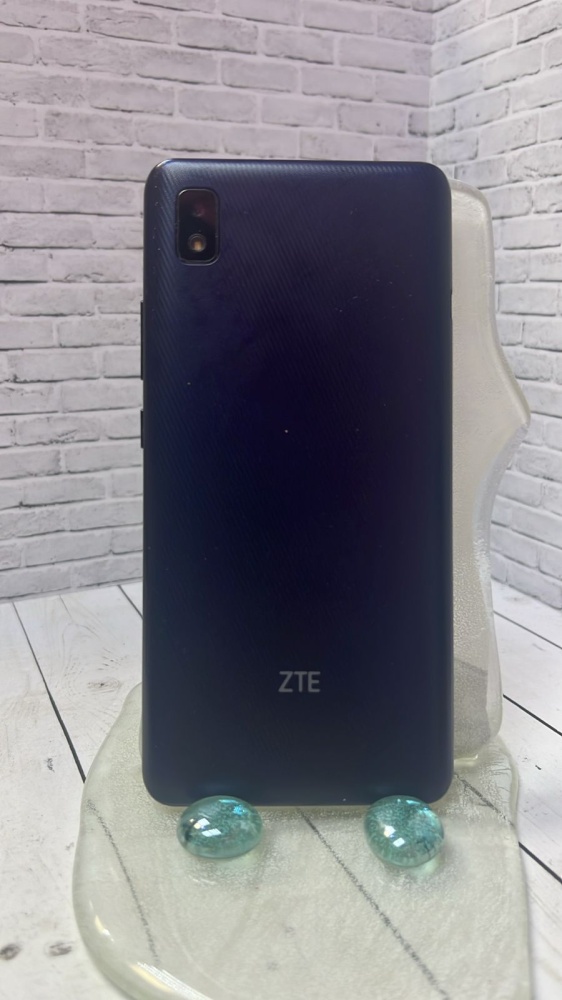 Мобильный телефон ZTE L210 2/32