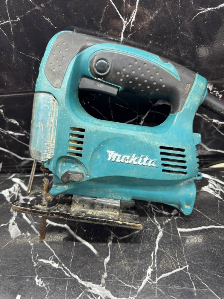 Лобзик MAKITA