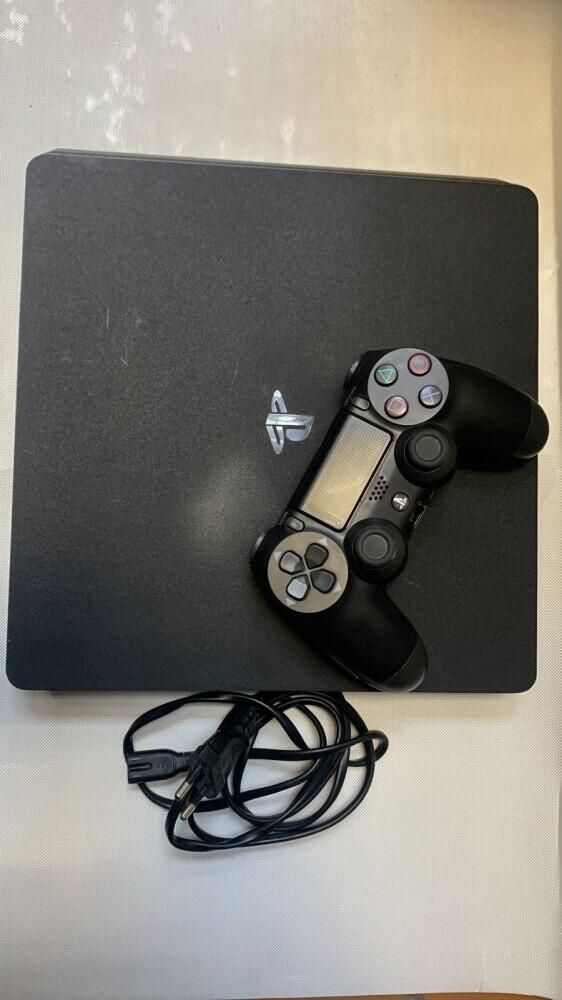Игровая приставка Sony PlayStation 4 slim