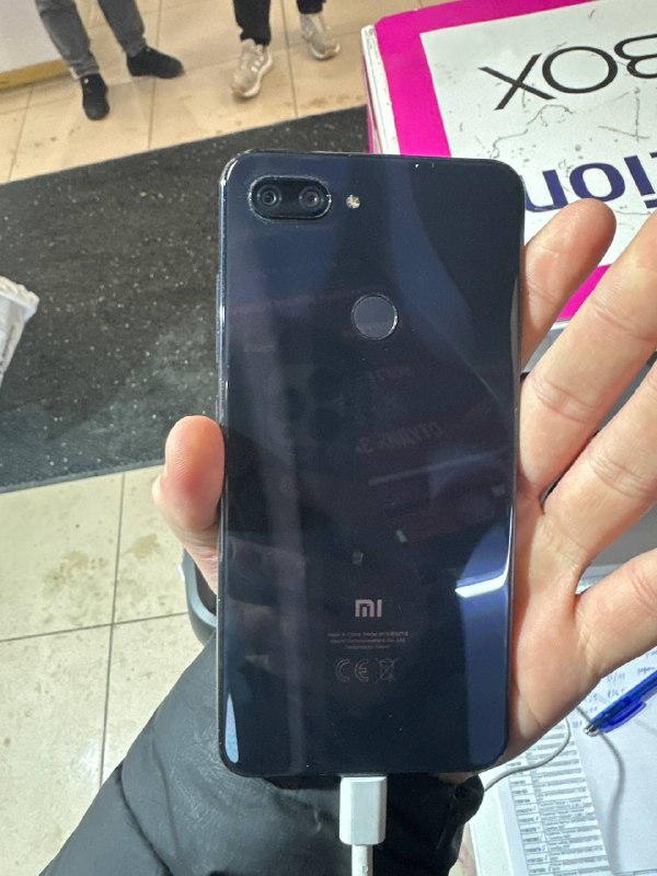 Смартфон Xiaomi Mi 8 Lite 4\64
