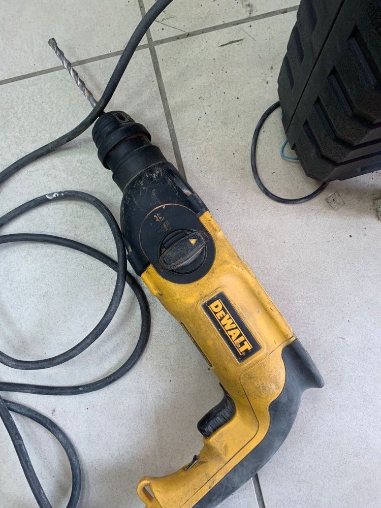 Перфоратор Dewalt