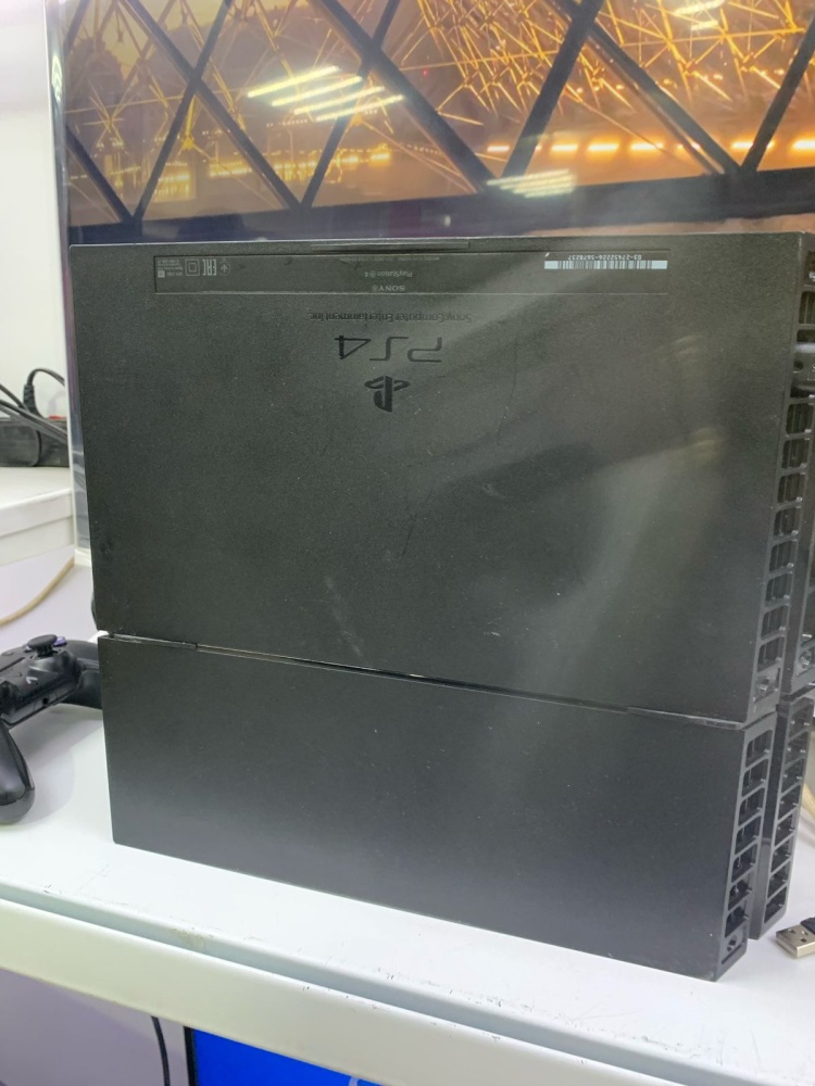 Игровая приставка Sony PlayStation 4 fat
