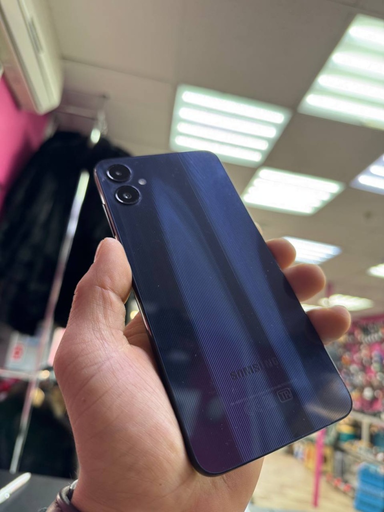 Смартфон Samsung A05 64Gb