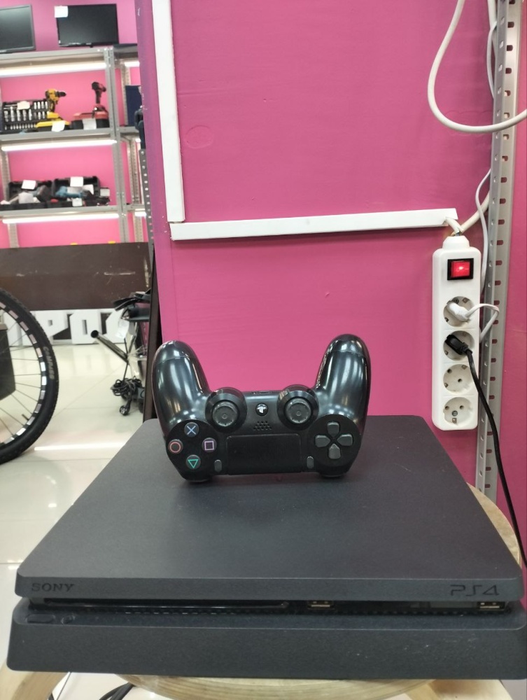 Sony Playstation 4 Slim. 1tb