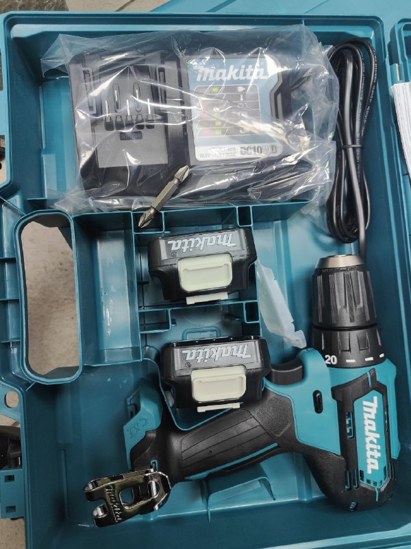 Шуруповерт Makita df333dwae