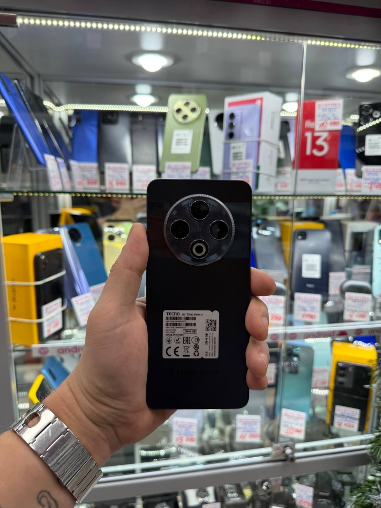 Мобильный телефон Tecno Spark 30 8\256 Гб