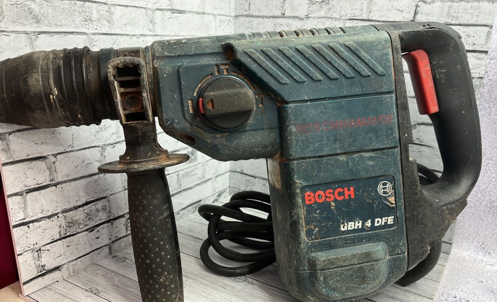 Перфоратор Bosch GBH 4 DFE 750W