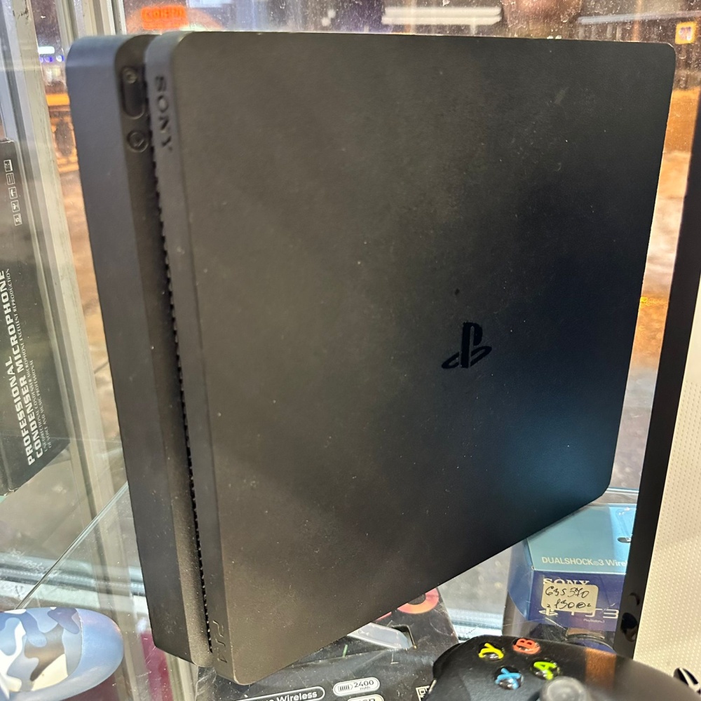 Sony PlayStation 4 slim