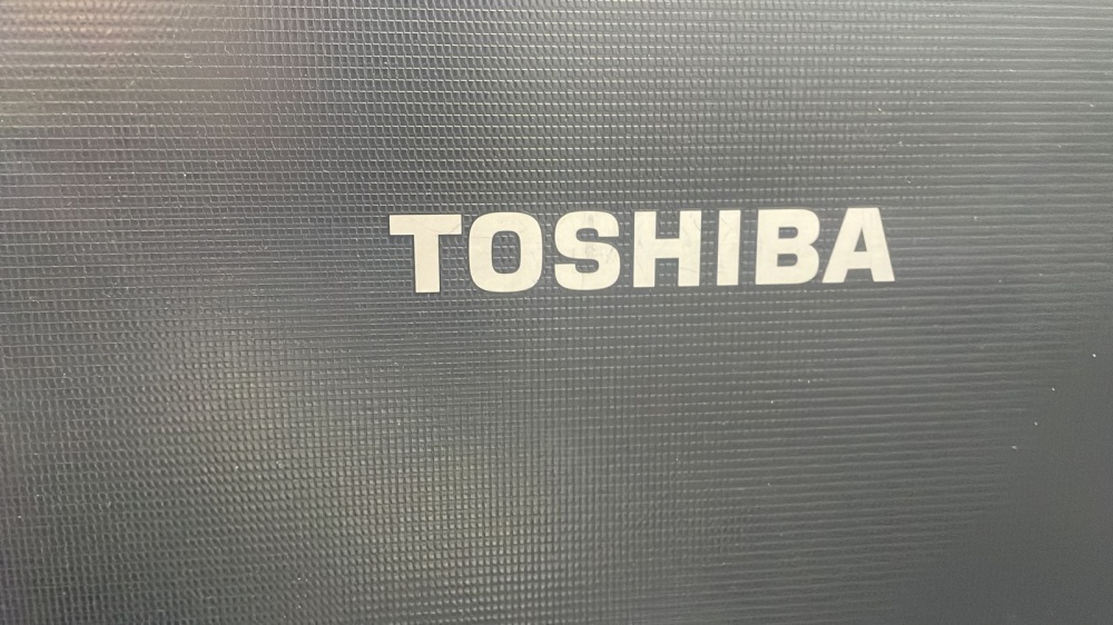 Ноутбук Toshiba 2*2,3/4/320/1