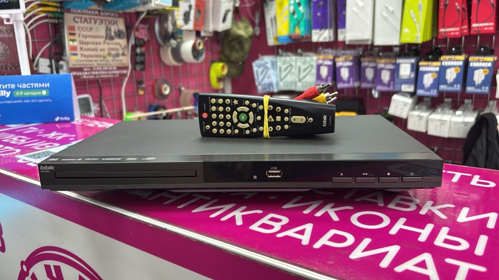 Караоке BBK DVP036S