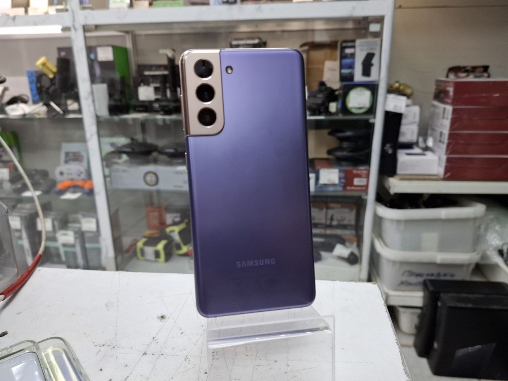 Смартфон Samsung S21