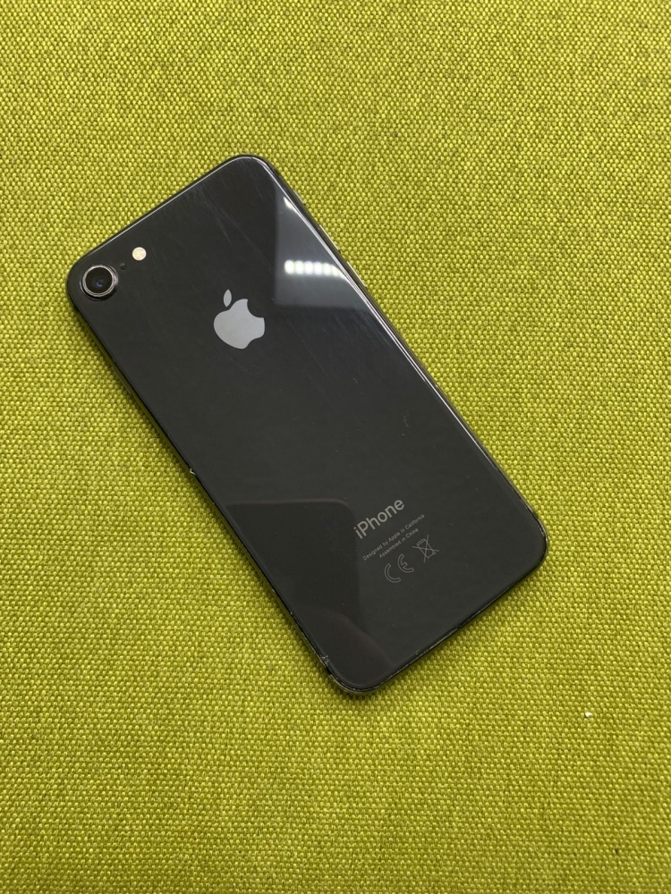 Смартфон iPhone 8 64 Gb