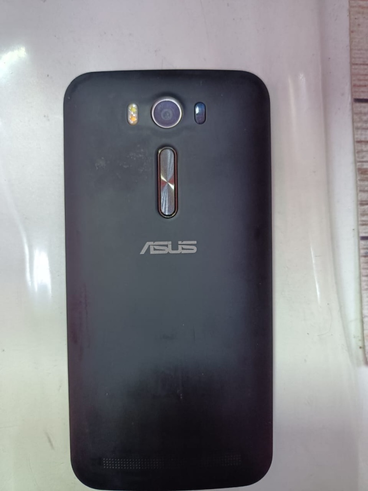 Мобильный телефон ASUS 2/32