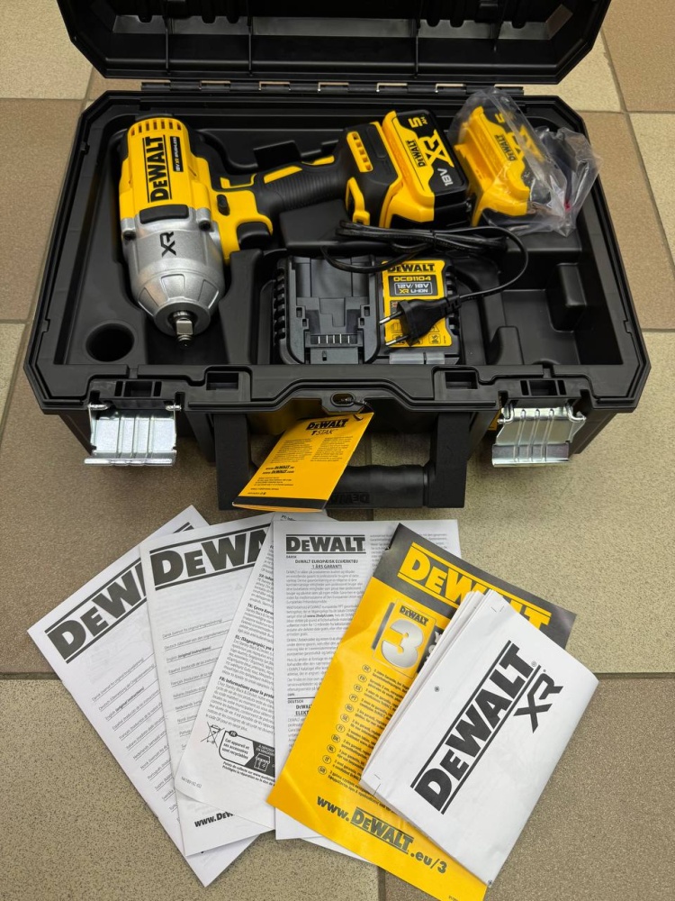Гайковерт импульсный DeWalt DCF900P2T