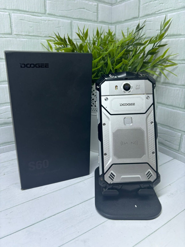 Мобильный телефон Doogee S60