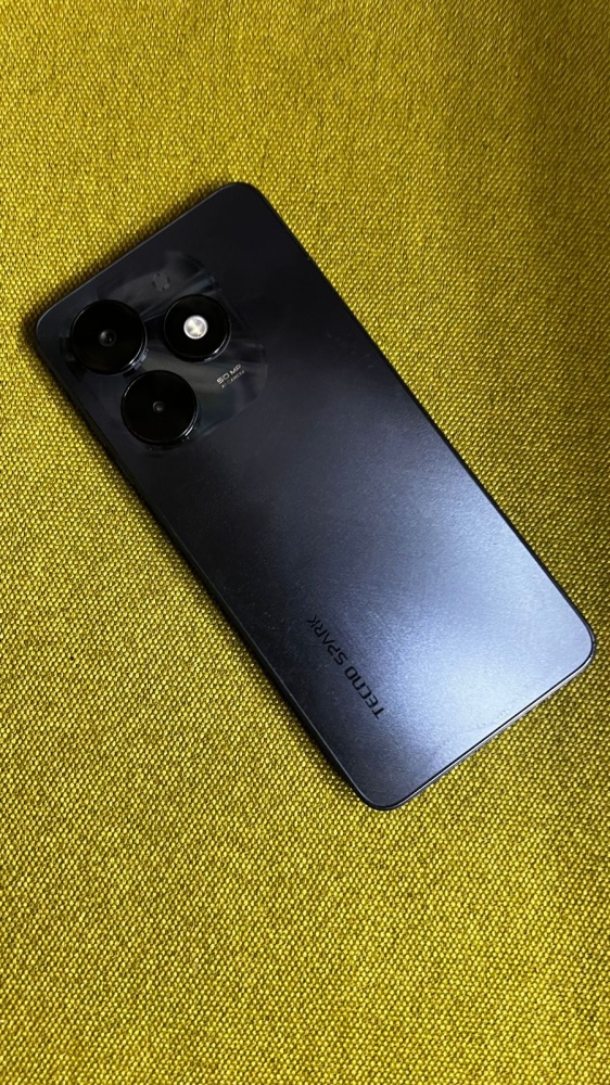 Мобильный телефон Tecno spark 20c 4/128