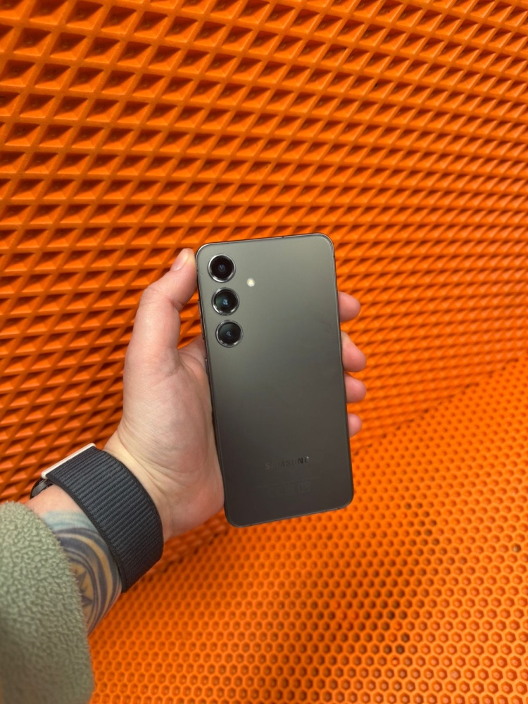 Смартфон Samsung S24 (8\128)