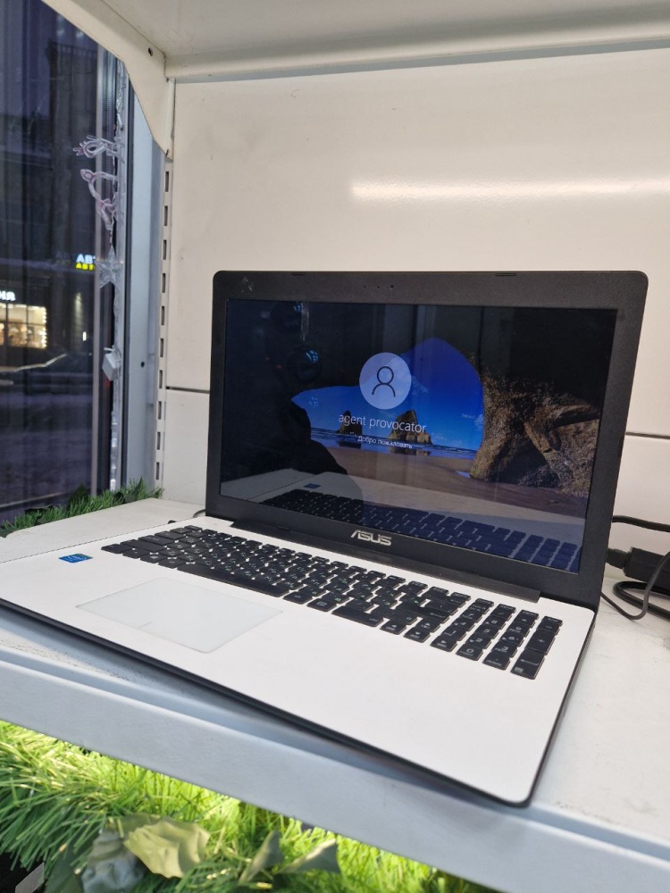 Ноутбук ASUS X553M