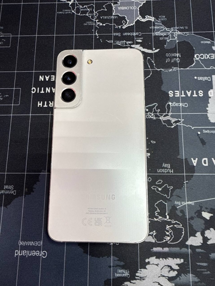 Смартфон Samsung S22 8/128