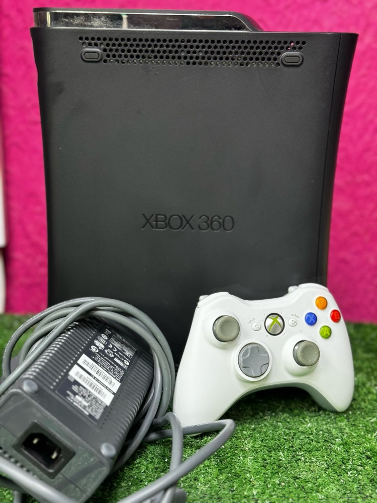 Игровая приставка XBOX 360