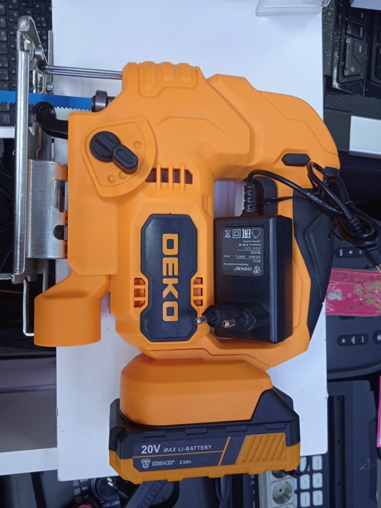 Лобзик аккумуляторный Deko