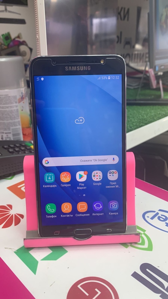 Смартфон Samsung J7 2016