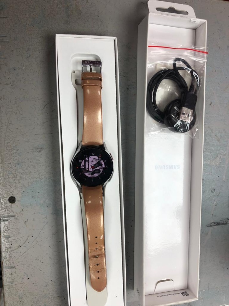 Смарт-часы Samsung  Galaxy watch 4