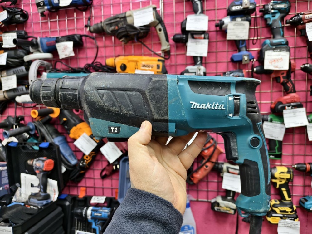 Перфоратор Makita HR2630